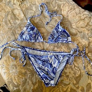 Patterned Blue and white bikini junior size M